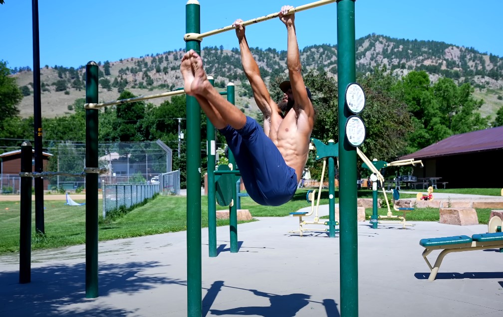 Core strength calisthenics