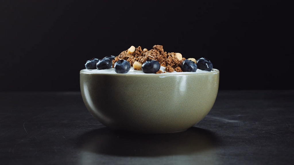 Oatmeal with whey and berries